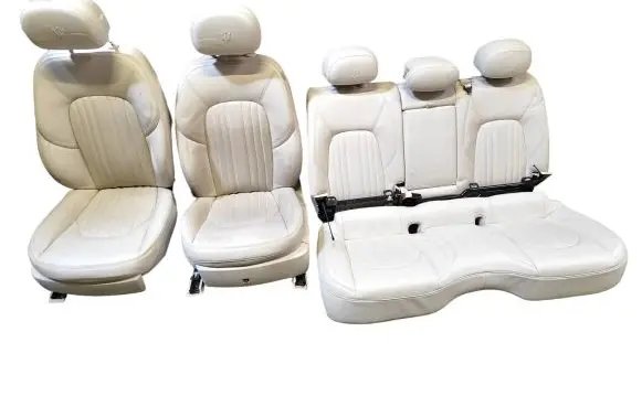 Maserati Levante Seat set 