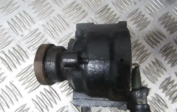 Renault Laguna I Power steering pump 7700823735f 7700823794b