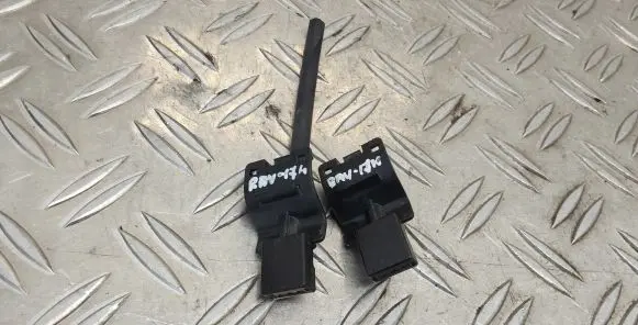 Toyota RAV 4 (XA40) Windshield washer spray nozzle 