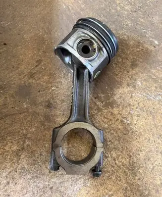Fiat Doblo Piston with connecting rod