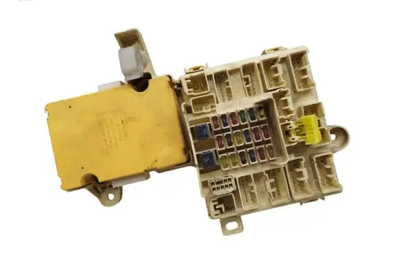 Lexus IS 200-300 Fuse box set 8922153100