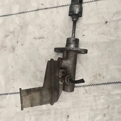 Mitsubishi Pajero Clutch master cylinder C101