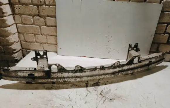 BMW 7 E65 E66 Front bumper cross member