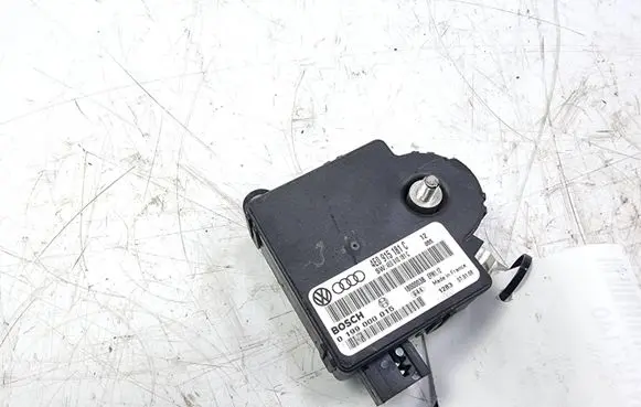 Audi A8 S8 D3 4E Battery control module 4E0915181C AKUMULATORA
