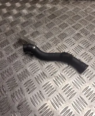 Volkswagen Golf III Breather hose/pipe 028103493S