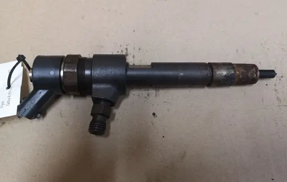 Opel Zafira B Fuel injector 0445110276
