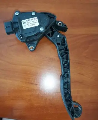 Renault Master III Accelerator throttle pedal 180101626R