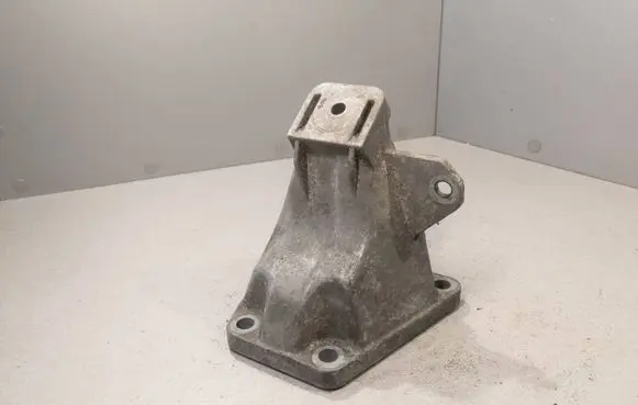 Audi A6 S6 C5 4B Engine mounting bracket 4B0199308 543130