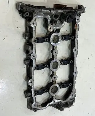Volkswagen Touareg III Rocker cam cover 