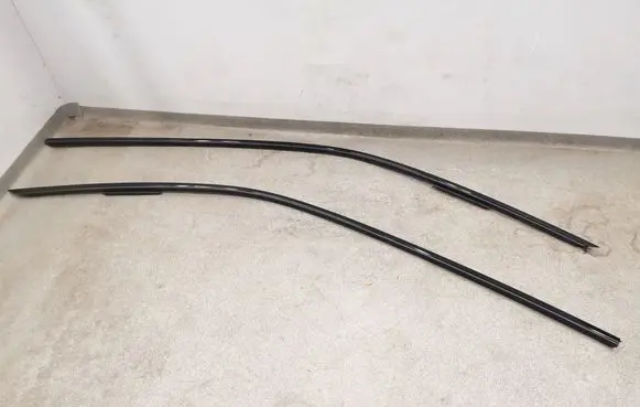 Roof trim bar molding cover