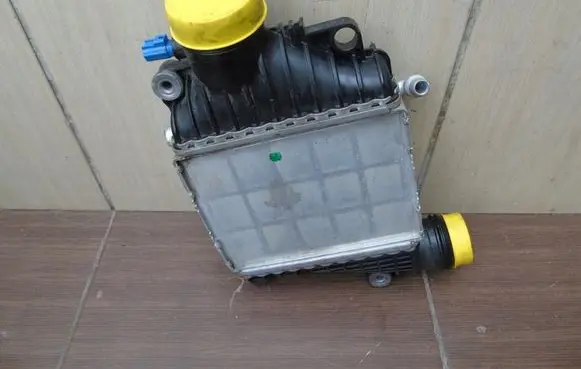 Jaguar F-Pace Intercooler radiator GX736K775AE