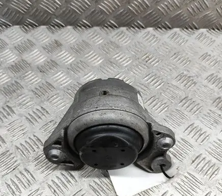 Mercedes-Benz E W213 Engine mount bracket A2132403900