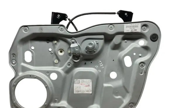 Volkswagen Touran II Front door window regulator with motor 1T2837730BC