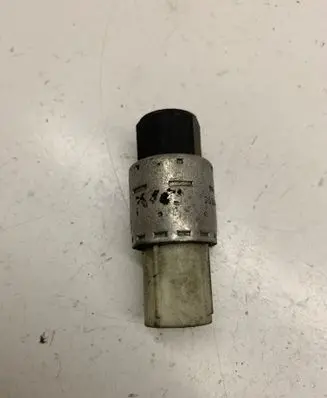 Ford Focus C-MAX Air conditioning (A/C) pressure sensor 95BW19E561AA