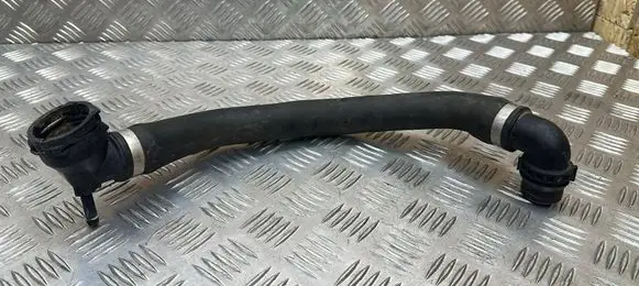 Engine coolant pipe/hose