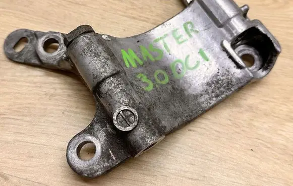 Renault Master II A/C compressor mount bracket 