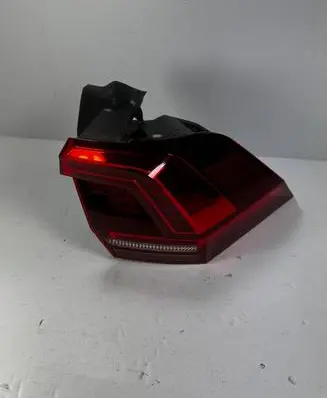 Volkswagen Tiguan Rear/tail lights 5NA945208F