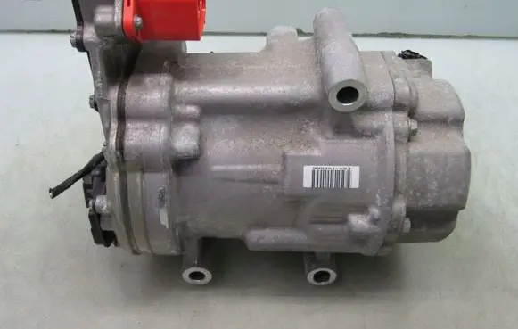 Nissan Leaf II (ZE1) Air conditioning (A/C) compressor (pump) 926005SA1A