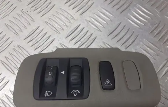 Renault Scenic II - Grand scenic II Headlight level height control switch 8200140984