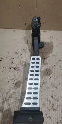 Hyundai Veloster Accelerator throttle pedal 32700XXXXX