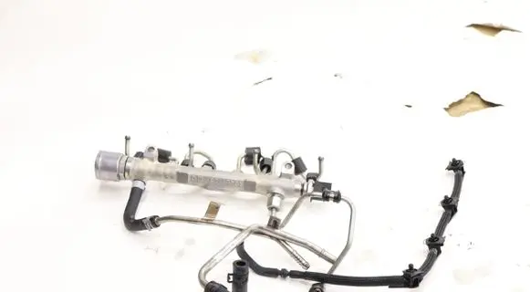 Skoda Karoq Fuel injector supply line/pipe 05L089