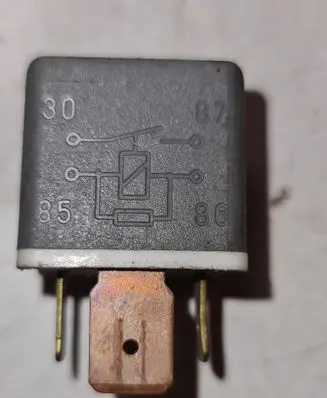 Volkswagen Golf IV Other relay 191937503 4RA003551058