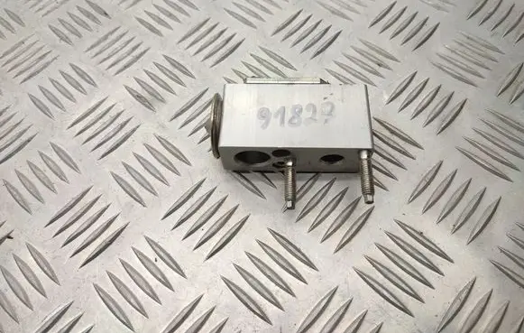 Peugeot Traveller Air conditioning (A/C) expansion valve A31101900