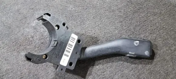 Volkswagen PASSAT B5.5 Wiper control stalk 4B0953503G 494551