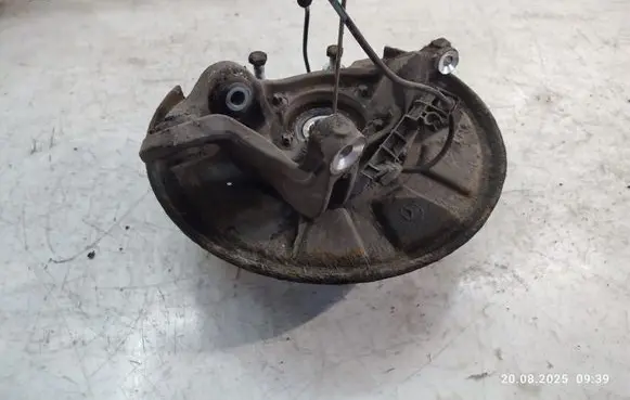 Mercedes-Benz GLK (X204) Rear wheel hub
