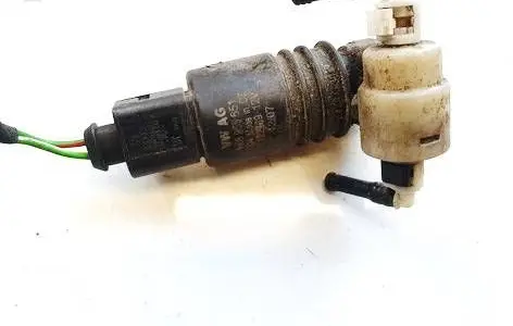 Volkswagen Touareg I Windscreen/windshield washer pump 1K6955651 3122789