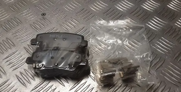 KIA Carens III Brake pads (rear) 0252533715 MBP0702