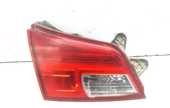 Subaru Outback Tailgate rear/tail lights 13220072