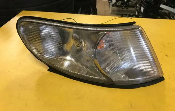 Saab 9-5 Front indicator light