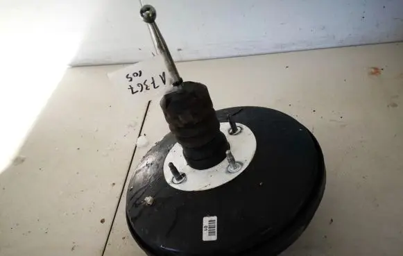 Volkswagen Golf V Brake booster 1k1614105aj