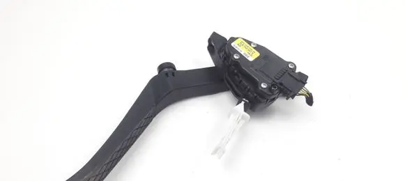 Volkswagen Touareg II Accelerator throttle pedal 7L0723507E
