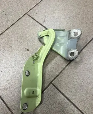 Renault Twingo II Engine bonnet/hood hinges 82003431123