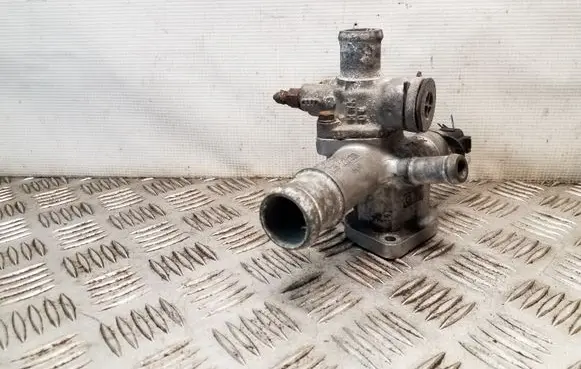 Volkswagen PASSAT B5.5 Thermostat housing 038121133A