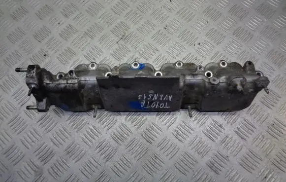 Toyota Avensis T250 Intake manifold