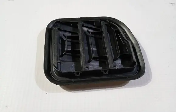 Ford F150 Quarter panel pressure vent FLK