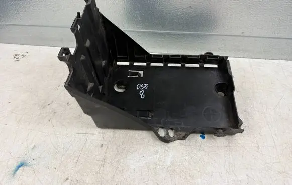 Citroen DS5 Battery box tray 9689002180