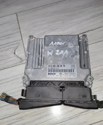 Mercedes-Benz E W211 Engine control unit/module ECU 0281011922