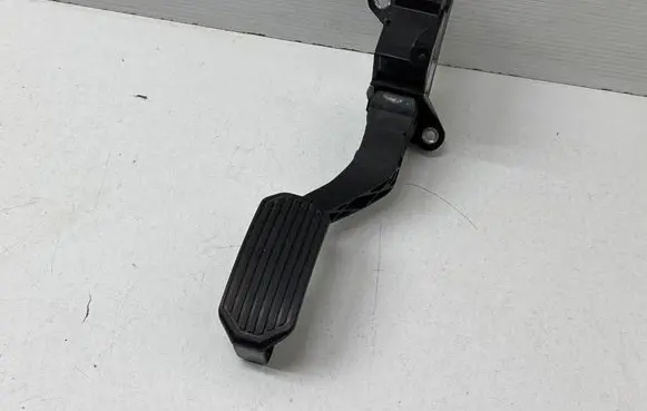 Toyota Highlander XU50 Accelerator throttle pedal 781100E010 17166A1C 18803116456