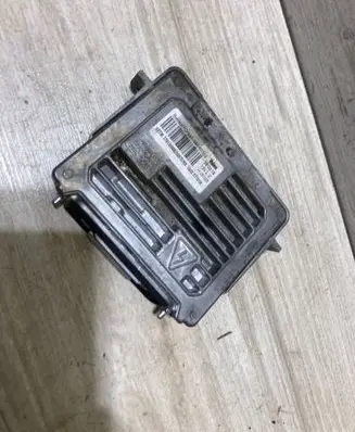 Ford Kuga II Xenon control unit/module 89089352