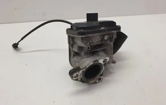 Nissan Juke I F15 EGR valve H8201143495 147104647R