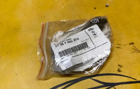 BMW 3 E46 other engine part 11367500574 7500574