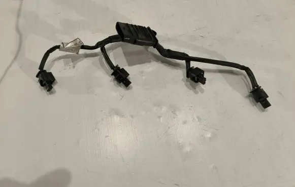 Mercedes-Benz E W212 Fuel injector wires A2711504733