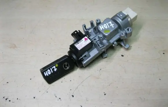 Mazda CX-7 Ignition lock NE6166938B H017