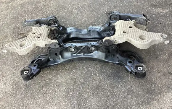 Land Rover Discovery 5 Rear subframe 