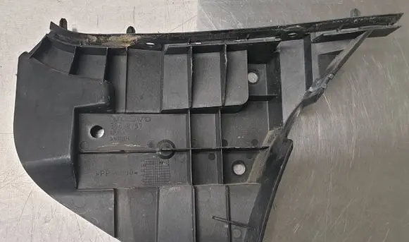 Volvo S80 Front bumper mounting bracket 30698797