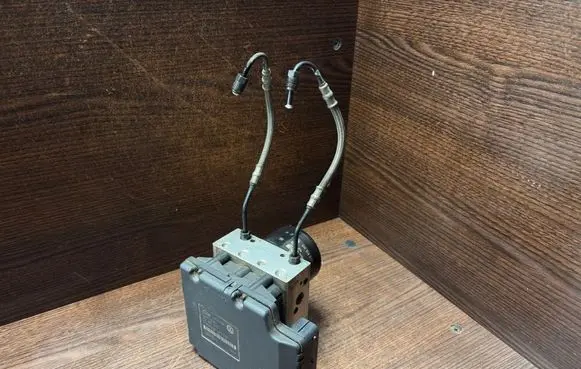 Audi A3 S3 8L ABS Pump 1C0907379 10020402224